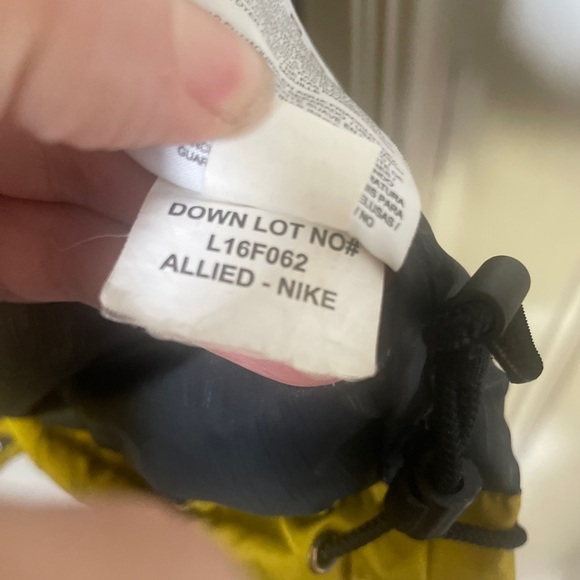 Nike SB Duck Down Puffer Jacket Yellow Green Hooded Winter Puffy Size M - Picture 12 of 16